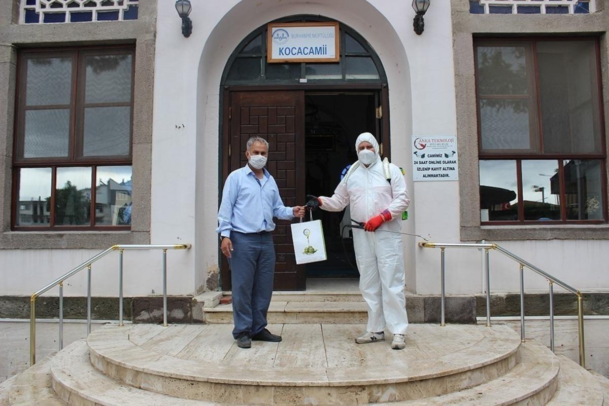 Burhaniye&rsquo;de camiler dezenfekte edildi