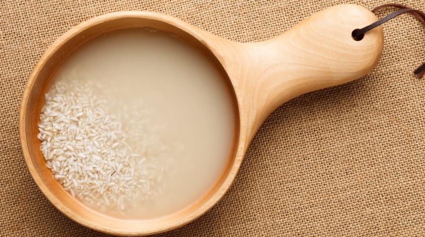 Pirin&ccedil; suyunu y&uuml;z&uuml;n&uuml;ze s&uuml;rd&uuml;ğ&uuml;n&uuml;zde... İnanılmaz etki... 10 yaş gen&ccedil;leştiriyor!