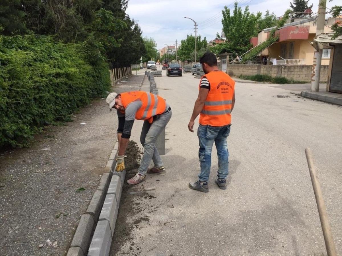 Tut Caddesinde kaldırım &ccedil;alışması