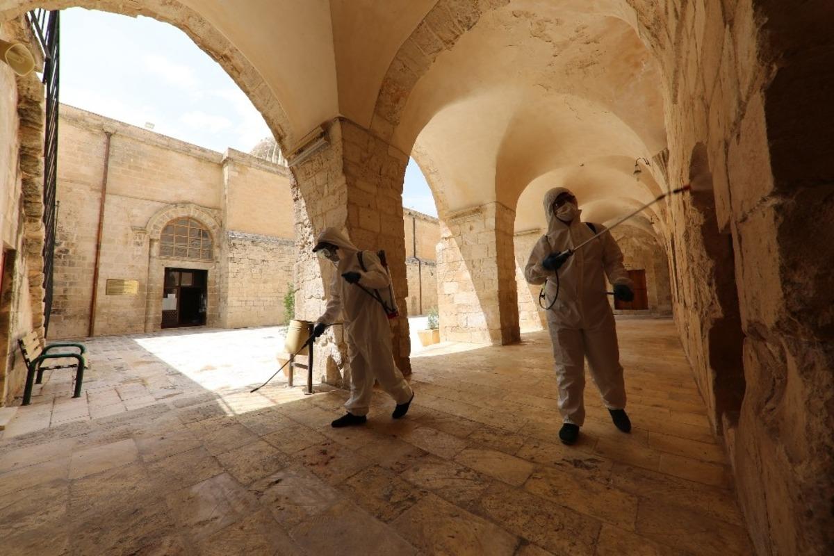 Mardin&rsquo;de ibadete a&ccedil;ılacak camiler dezenfekte edildi