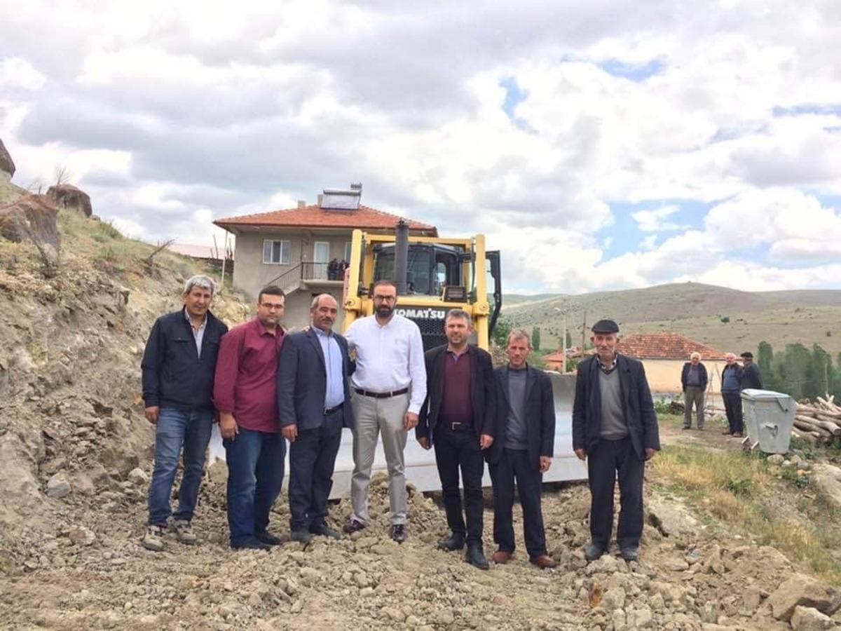 Şuhut&rsquo;ta k&ouml;y yollarında &ccedil;alışmalar devam ediyor