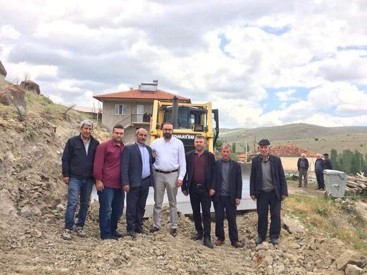 Şuhut’ta köy yollarında çalışmalar devam ediyor G1