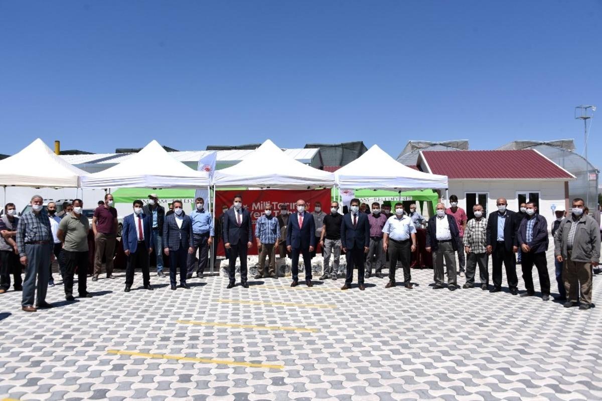 Konya B&uuml;y&uuml;kşehir&rsquo;den &uuml;reticiye yerli susam tohumu desteği