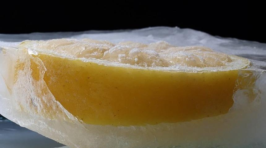 Limonu bir de dondurarak deneyin! Etkilerine inanamayacaksınız!