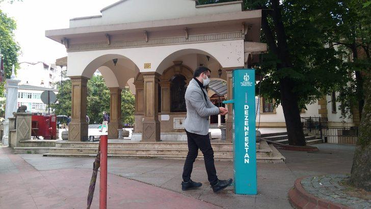 Kocaeli’de, cuma namazı öncesi 150’şer bin maske ve seccade dağıtımı G3