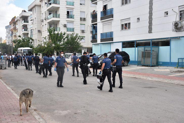 Antalya'da karantina uygulanan mahallede gerginlik G1