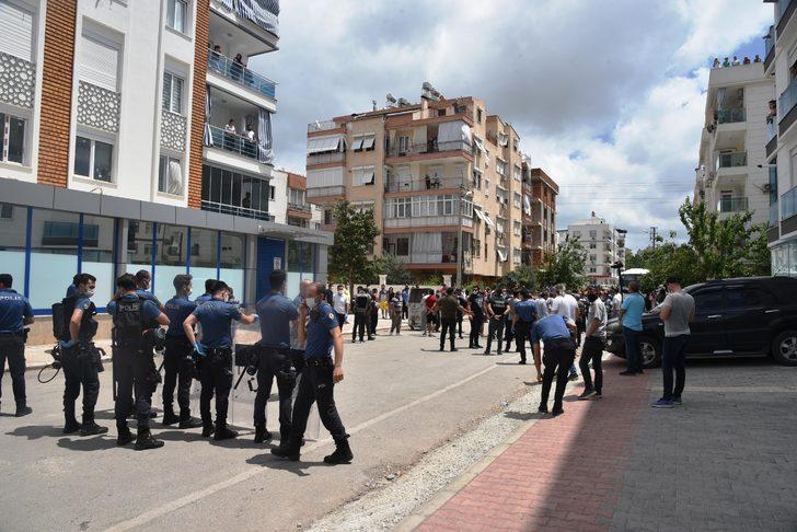 Antalya'da karantina uygulanan mahallede gerginlik G4