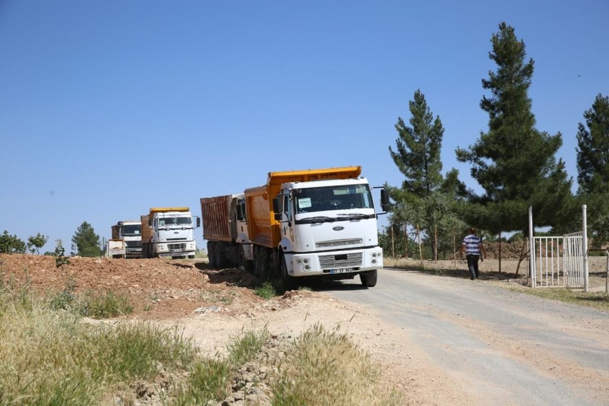 Horzum Mahallesi toz ve &ccedil;amurdan arındırılıyor