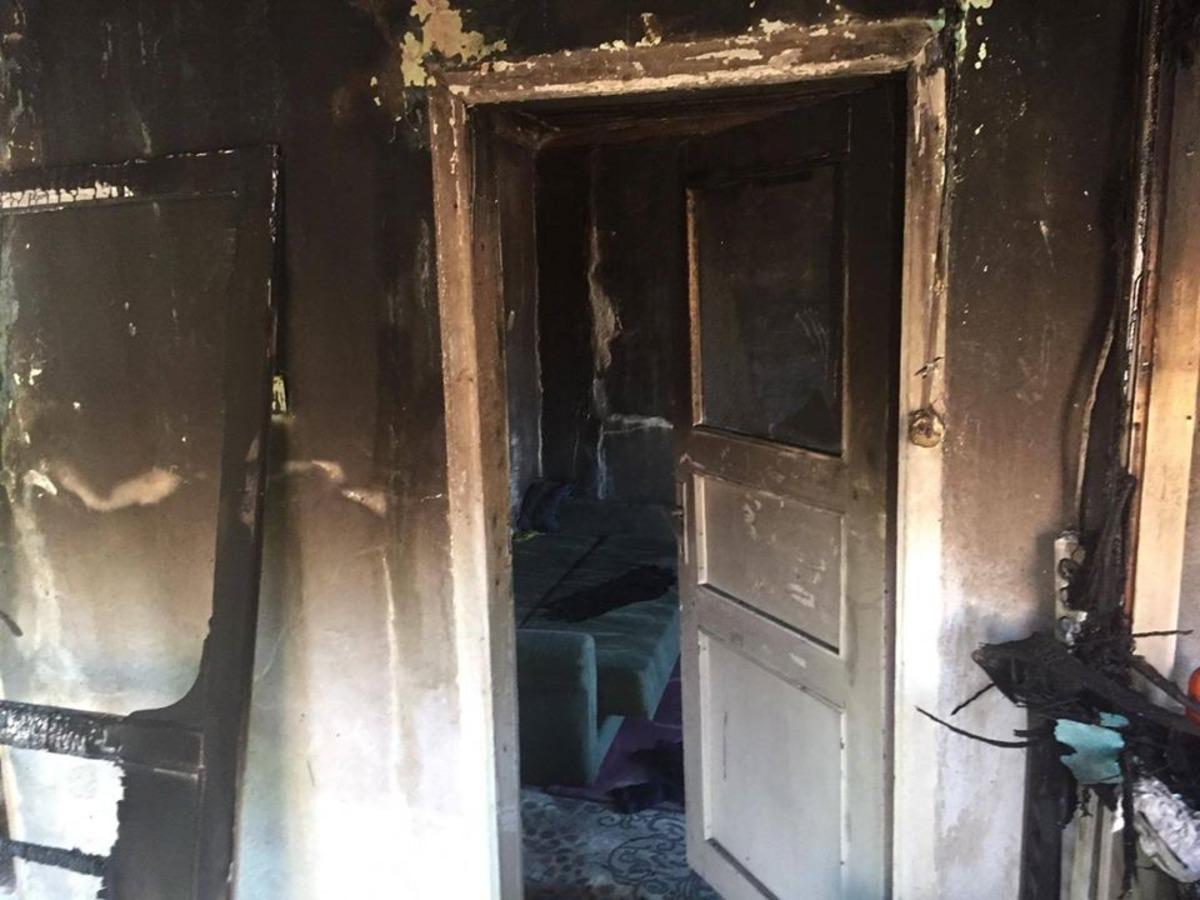 Yanan ev kullanılamaz hale geldi