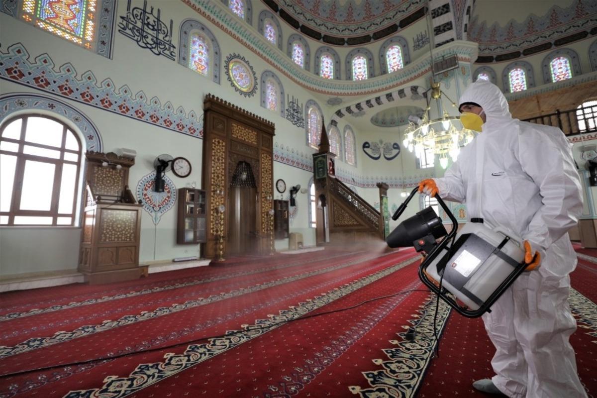 Başiskele&rsquo;de camiler cuma namazına hazırlandı