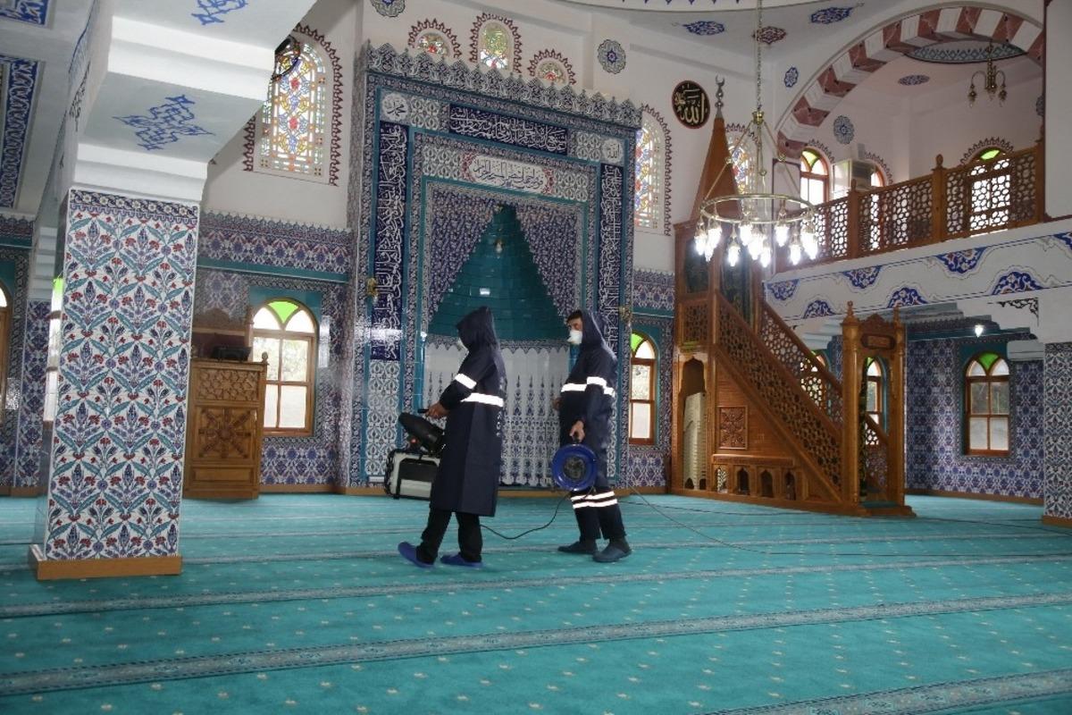 Akdeniz&rsquo;de cuma namazı kılınacak 7 camide hazırlıklar s&uuml;r&uuml;yor