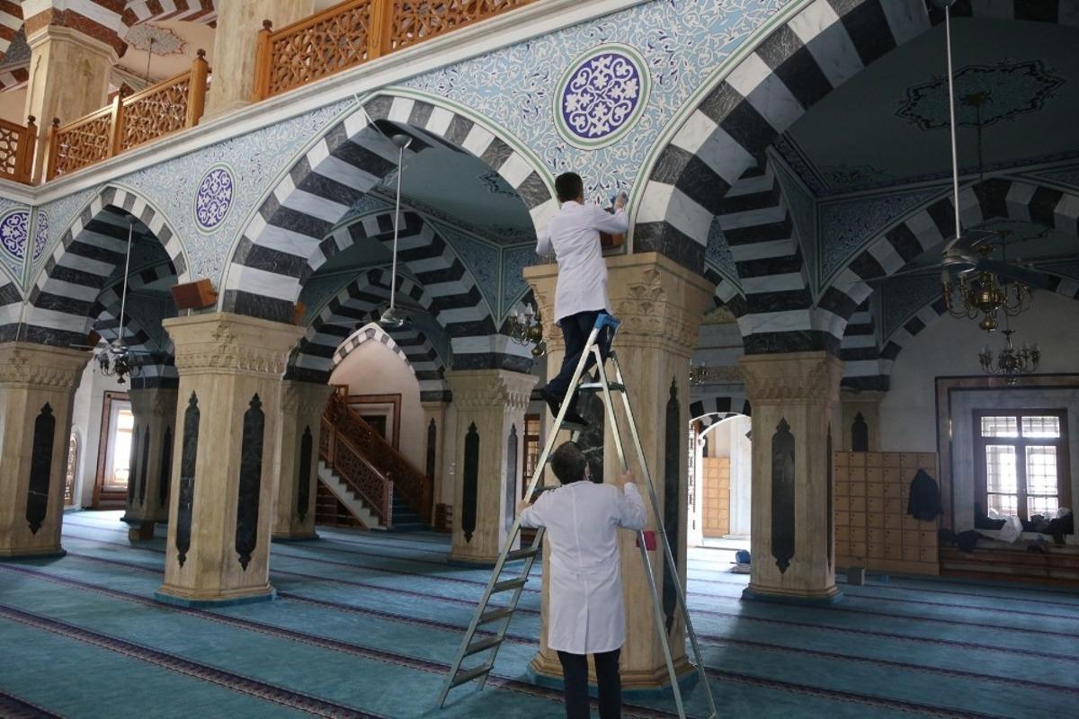 Maltepe&rsquo;deki camiler dezenfekte edildi