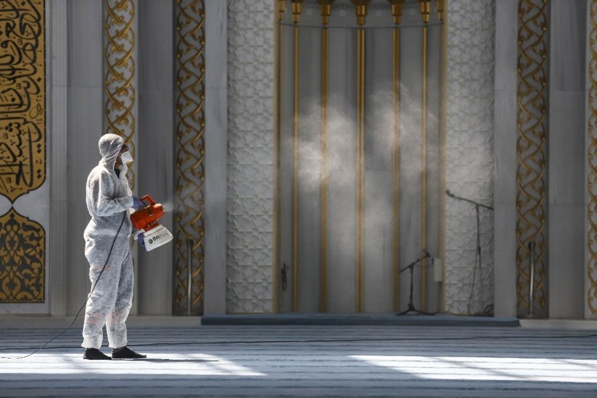 Başkent&rsquo;te camilerde temizlik ve dezenfeksiyon