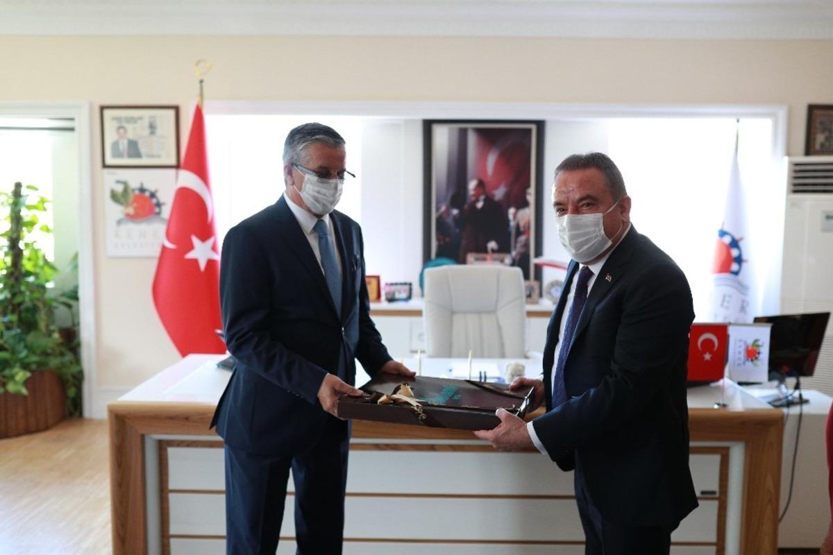 Başkan B&ouml;cek: "Su zammı diye bir şey asla s&ouml;z konusu değildir. "