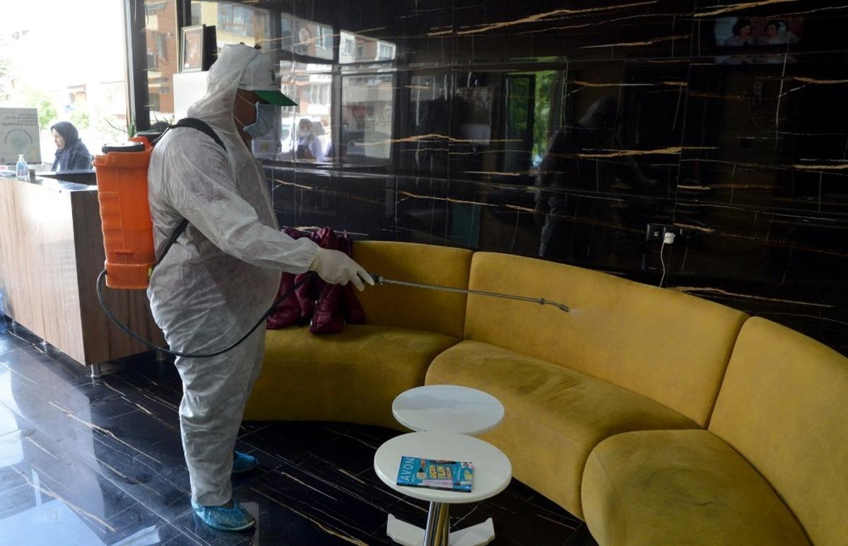 Berber ve kuaf&ouml;rlerde ila&ccedil;lama s&uuml;r&uuml;yor