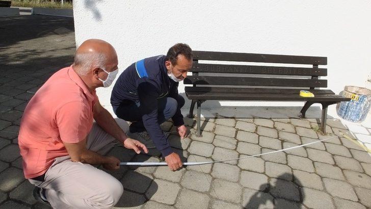 Burhaniye’de cami avluları Cuma Namazı’na hazırlandı G2