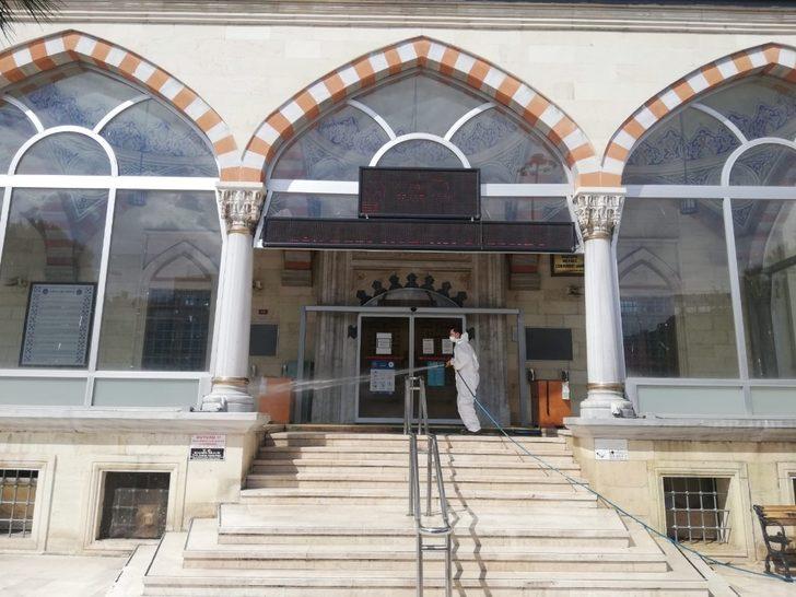 Maltepe’deki camiler dezenfekte edildi G1