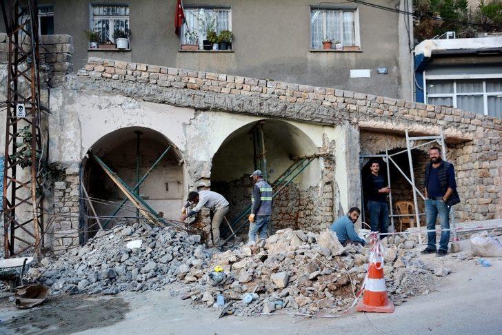 Belen’de tarihi yapılar restore edilerek gün yüzünü çıkarılıyor G2