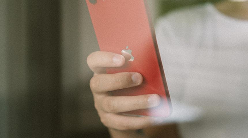 iPhone SE 2020 sonunda T&uuml;rkiye'de satışa &ccedil;ıktı! Peki fiyatı değişti mi?