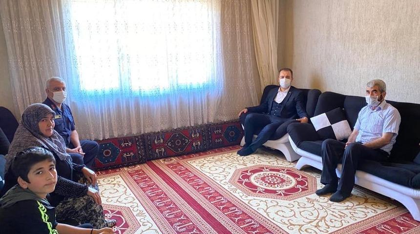 Altıntaş&rsquo;ta şehit aileleri ziyaret edildi