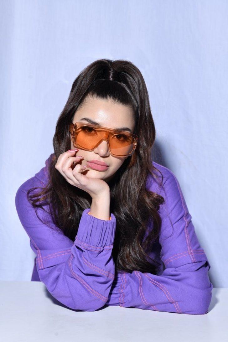 Rafet El Roman'ın kızı Su babasının izinde!  G2