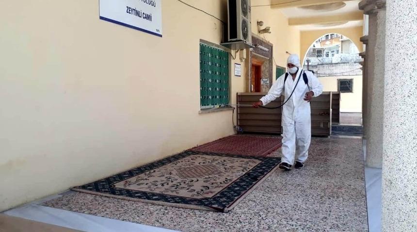 Camiler dezenfekte edildi
