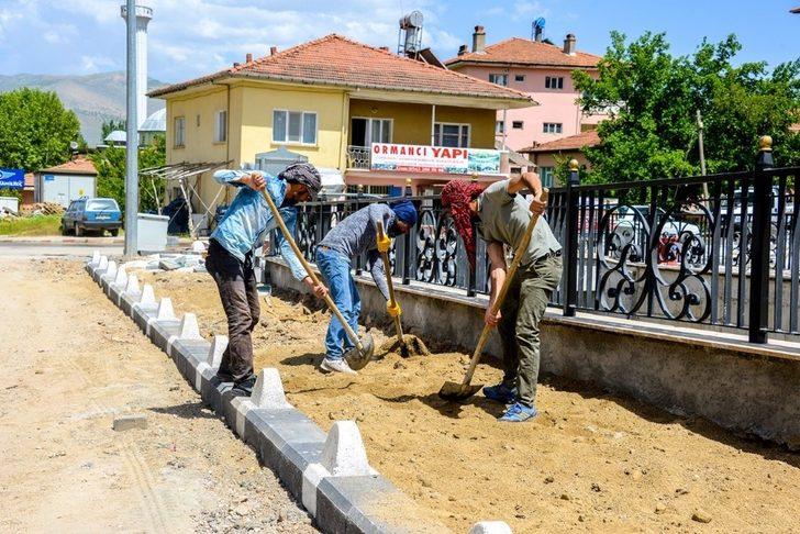 Malatya Büyükşehir yapıyor Doğanşehir meydana kavuşuyor G3