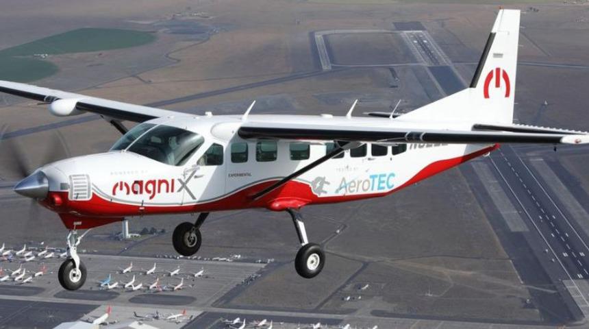 Nikola Tesla'ya saygıyla: D&uuml;nyanın en b&uuml;y&uuml;k elektrikli u&ccedil;ağı havalandı!