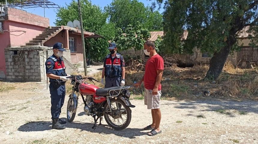 Motosiklet &ccedil;alan 3 kişi su&ccedil;&uuml;st&uuml; yakalandı