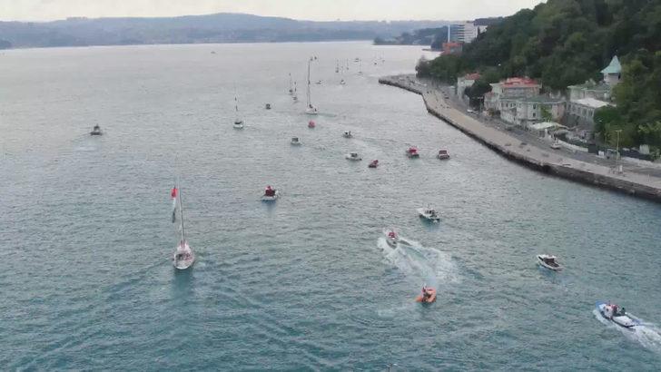 İstanbul Boğazı'nda renkli görüntüler! Bayraklarla geçiş yaptılar G1