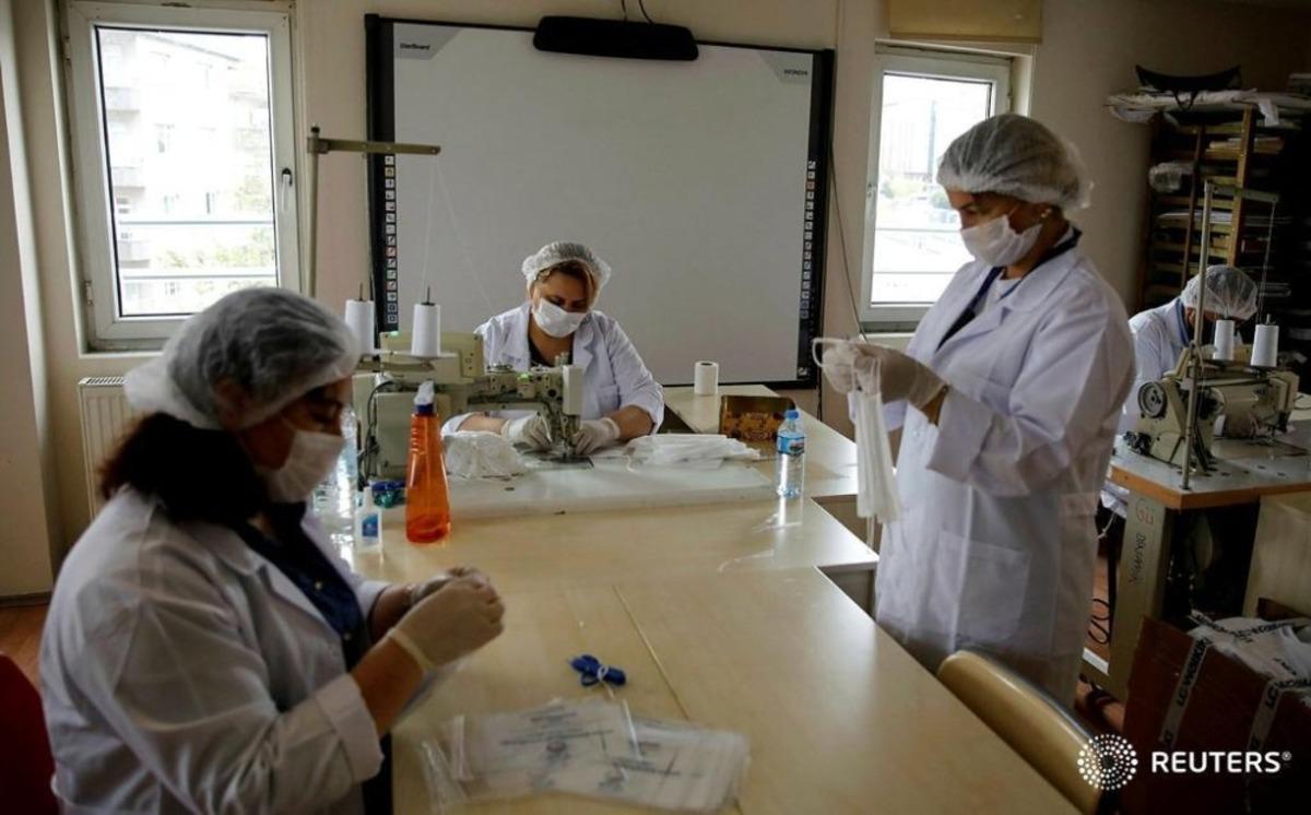 Avcılar Belediyesinin işitme engelli maskesi d&uuml;nya basınında