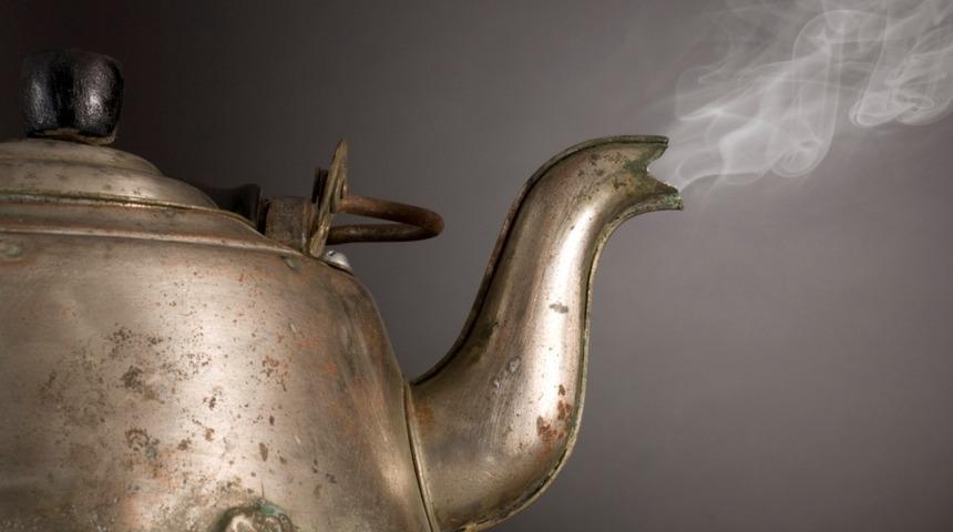 Bu y&ouml;ntemler &ccedil;aydanlıktaki kireci yok ediyor! Patates, limon tuzu...