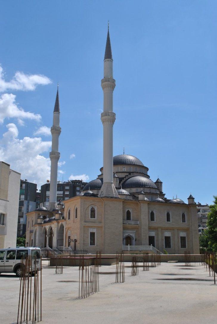 Aydın’ın 17 ilçesinde Cuma namazı öncesi şükür kurbanı kesildi G5