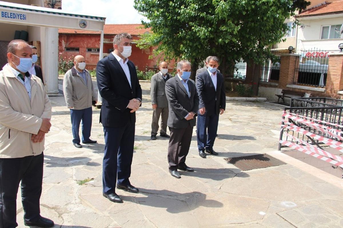 Yeniden ibadete a&ccedil;ılan camiler i&ccedil;in hayvan kesildi