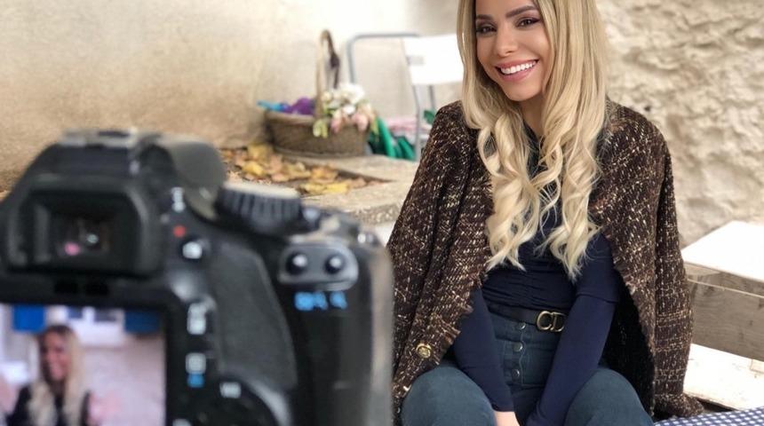 Yazar Simay &Ouml;zyiğit, &ldquo;Doğru ve bilin&ccedil;li kullanıldığında internet ve sosyal medya &ccedil;ok faydalı&rdquo;