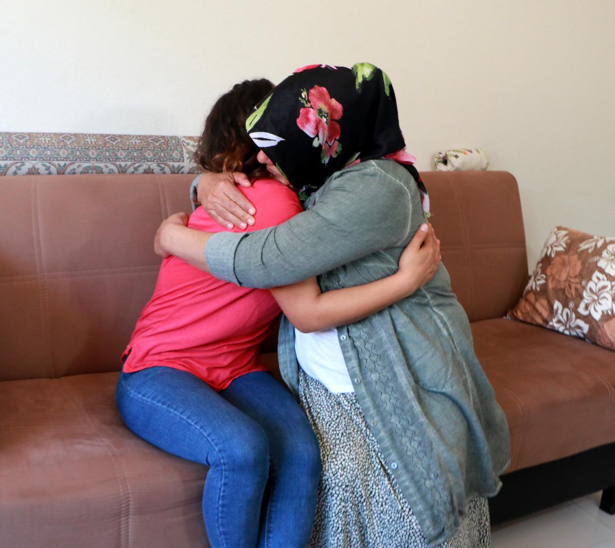 &Ouml;l&uuml;mle tehdit edilen gen&ccedil; kadın isyan etti: &Ouml;ld&uuml;recekse &ouml;ld&uuml;rs&uuml;n