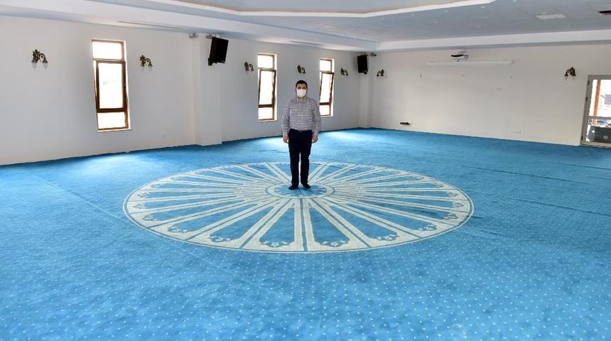 T&uuml;t&uuml;nc&uuml; yapımı tamamlanan cemevini inceledi