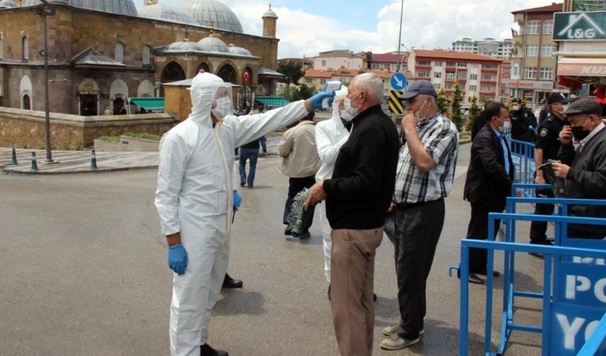 Yozgat&rsquo;ta 627 camide cuma namazı kılındı