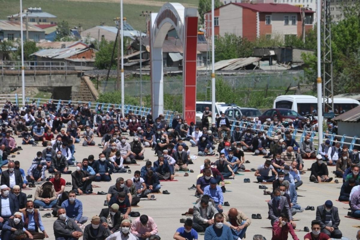 Aşkale&rsquo;de cuma heyecanı