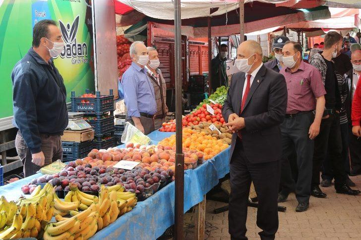 Başkan Öztürk pazar yeri ve camide incelemelerde bulundu G1