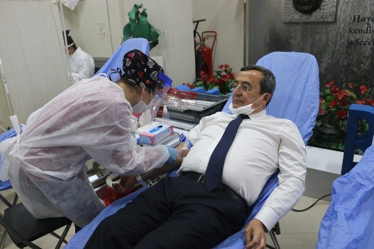 Konak Belediyesinden Kızılay’a destek G4