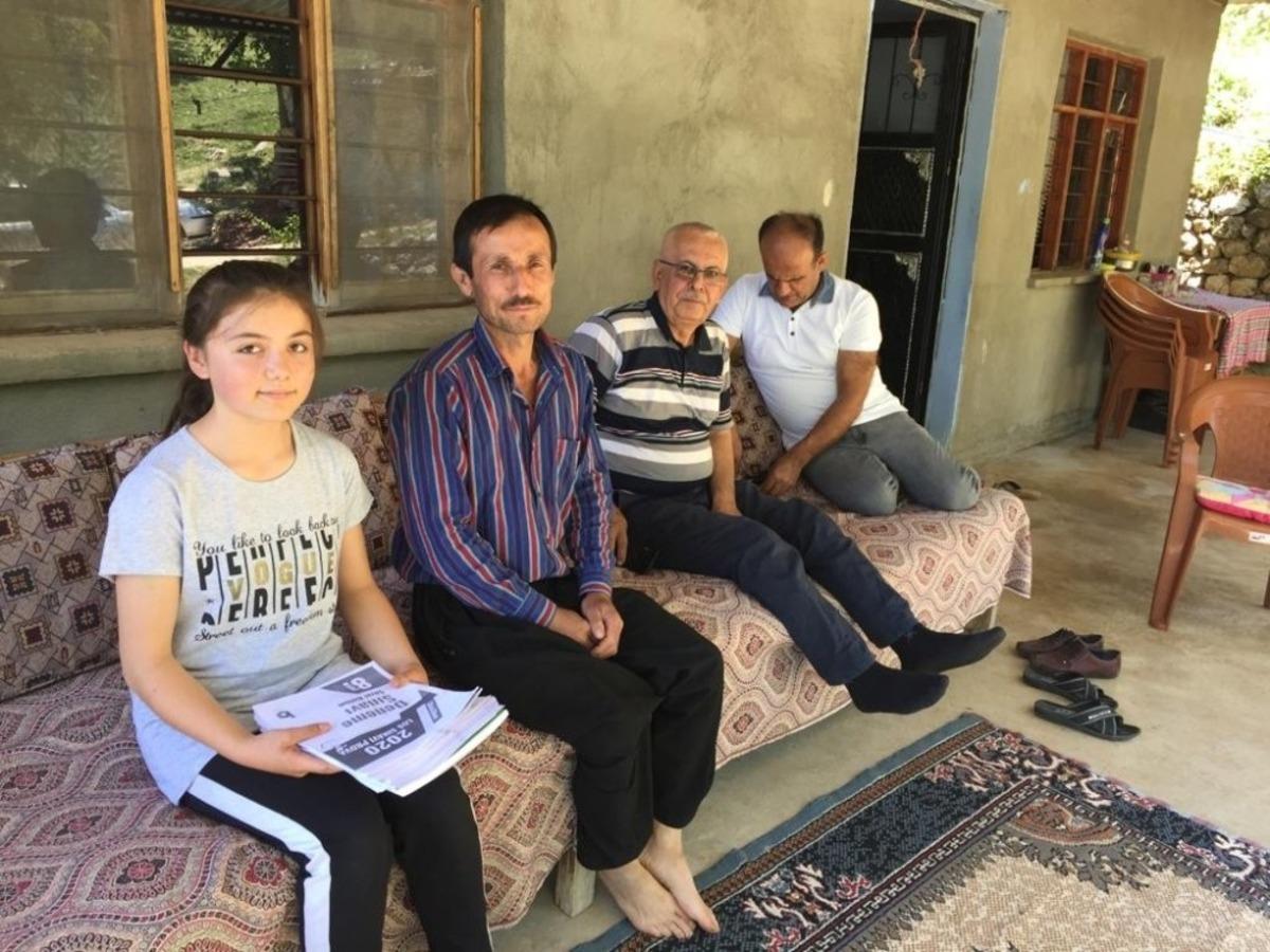 Okul &ouml;ğretmenlerinden &ouml;ğrencilere ziyaret