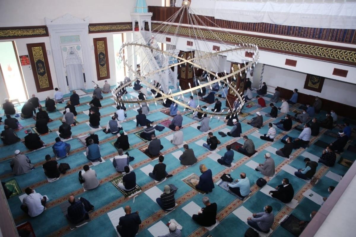 Sultanbeyli&rsquo;de camiler cemaatine kavuştu