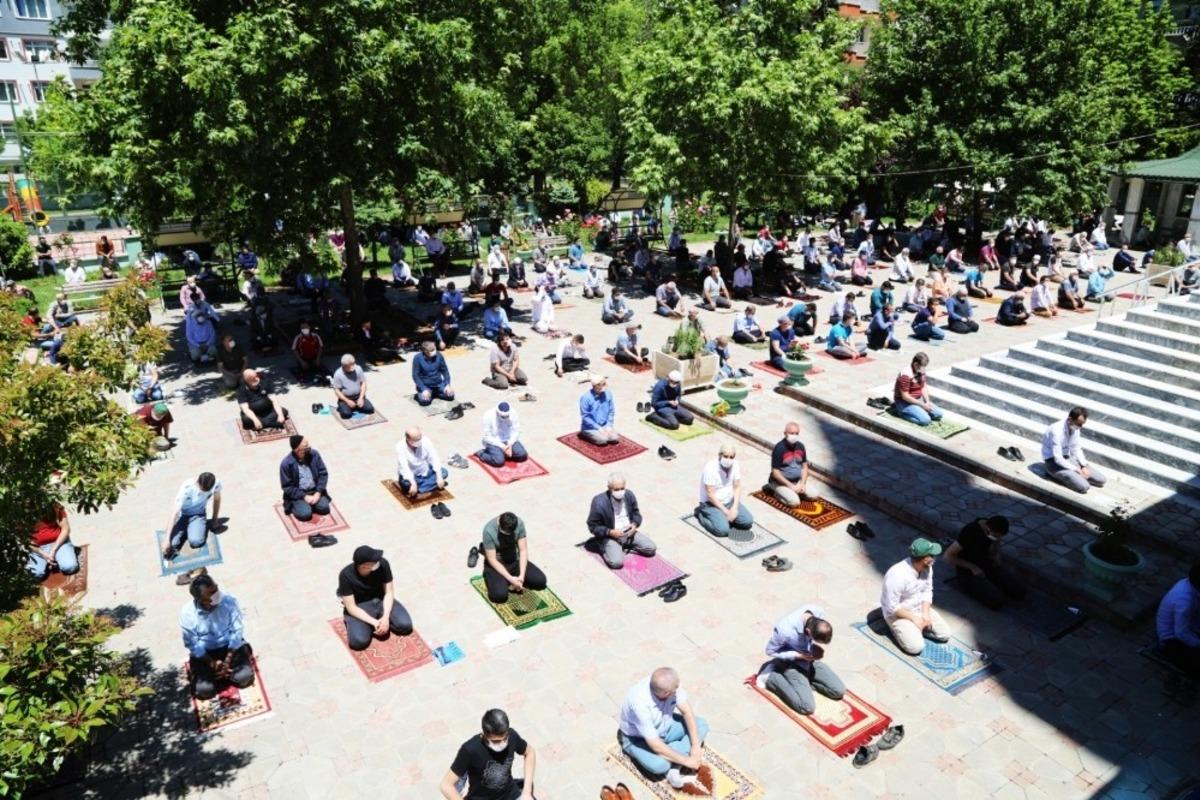 Malatya&rsquo;nın il&ccedil;elerinde Cuma namazı heyecanı