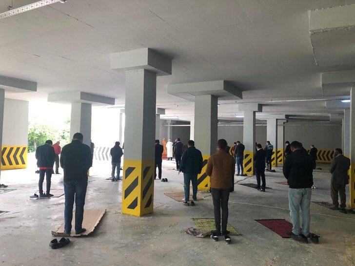 Beypazarı’nda camiler cuma namazıyla birlikte ibadete açıldı G4