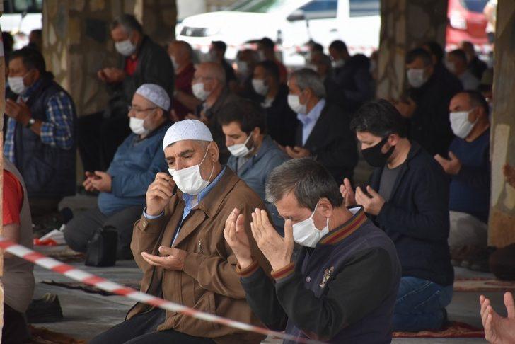 Cuma namazında drone ile ateş ölçümü yapıldı G5