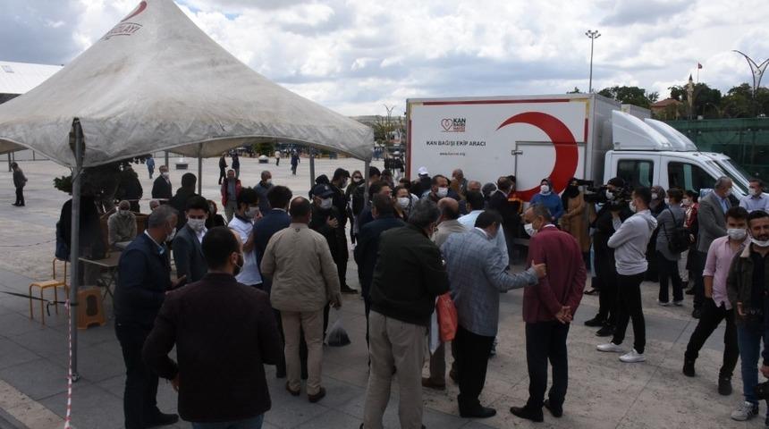 AK Parti Kırşehir teşkilatı, T&uuml;rk Kızılayı&rsquo;na kan bağışında bulundu