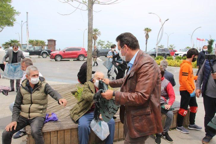 Başkan Yanmaz seccade dağıttı G2