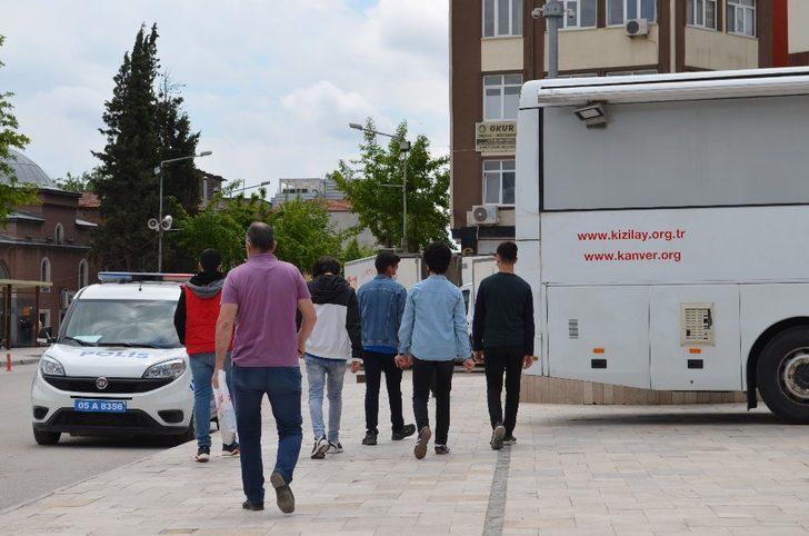 15-20 yaş grubu 3. kez sokağa çıktı G3