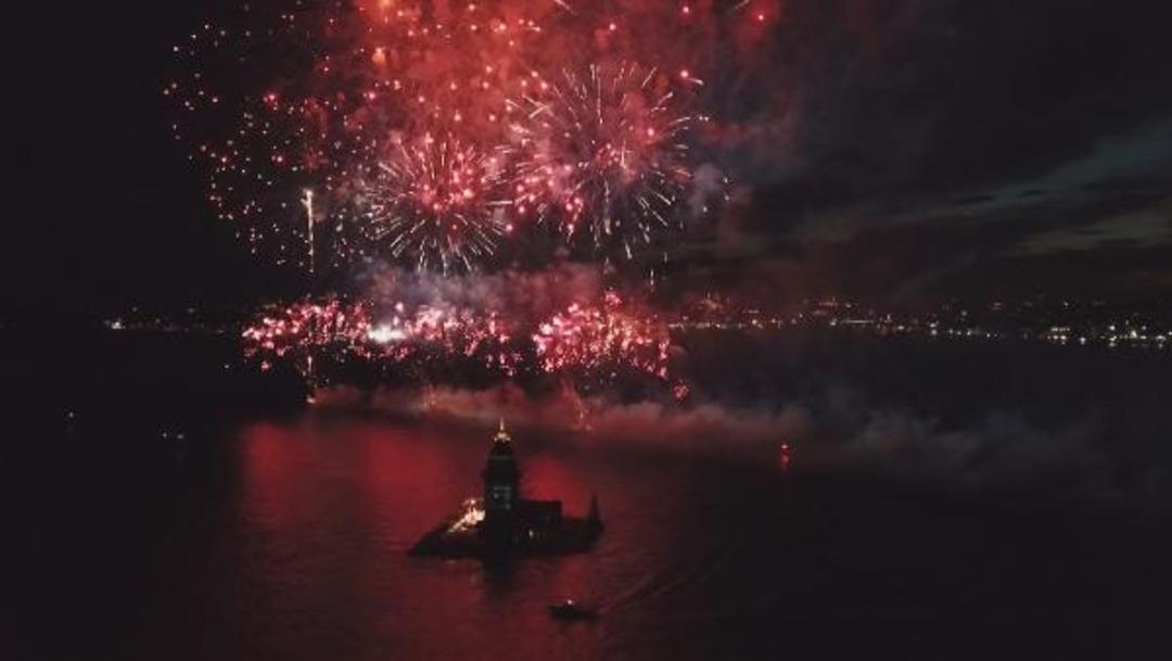 İstanbul'da muhteşem g&ouml;r&uuml;nt&uuml;ler! Herkes telefona sarıldı